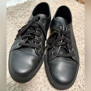 Brand New without tag - Gucci Men's Black Leather Sneakers. Perfect condition.